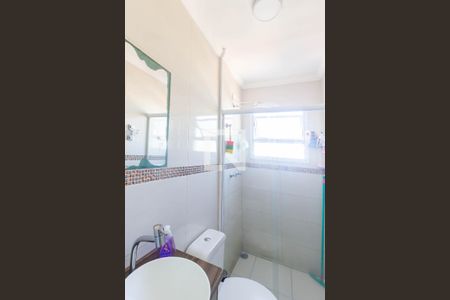 Banheiro de apartamento para alugar com 2 quartos, 47m² em Quitaúna, Osasco
