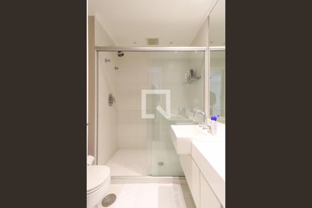 Apartamento à venda com 84m², 1 quarto e 2 vagasBanheiro da Suíte