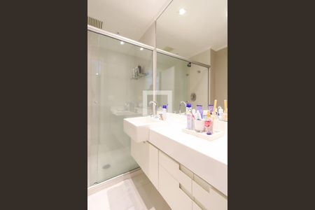 Apartamento à venda com 84m², 1 quarto e 2 vagasBanheiro da Suíte