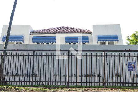 Casa à venda com 875m², 4 quartos e 4 vagas Casa à venda com 875m², 4 quartos e 4 vagasFachada