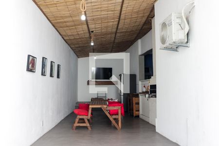 Casa à venda com 875m², 4 quartos e 4 vagas Casa à venda com 875m², 4 quartos e 4 vagasArea Comum