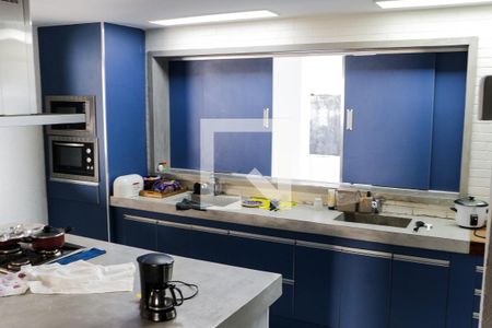 Casa à venda com 875m², 4 quartos e 4 vagas Casa à venda com 875m², 4 quartos e 4 vagasCozinha - Armários