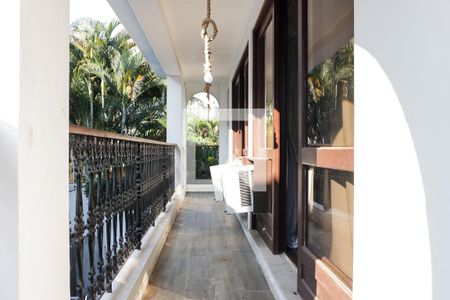 Casa à venda com 875m², 4 quartos e 4 vagas Casa à venda com 875m², 4 quartos e 4 vagasVaranda da Suíte 3