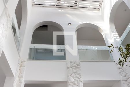 Casa à venda com 875m², 4 quartos e 4 vagas Casa à venda com 875m², 4 quartos e 4 vagasHall de entrada