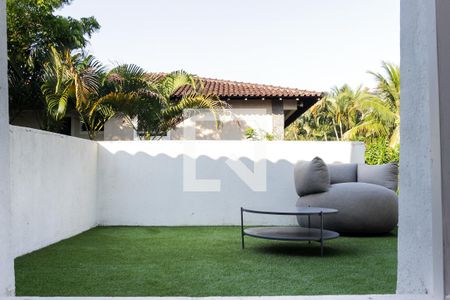 Casa à venda com 875m², 4 quartos e 4 vagas Casa à venda com 875m², 4 quartos e 4 vagasVaranda da Suíte 4