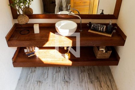 Casa à venda com 875m², 4 quartos e 4 vagas Casa à venda com 875m², 4 quartos e 4 vagasBanheiro