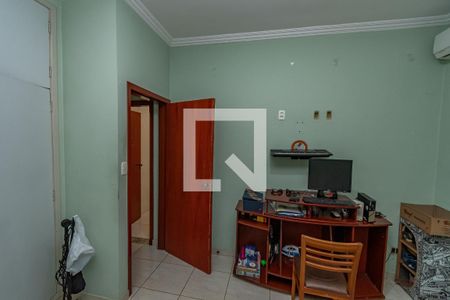 Casa à venda com 449m², 5 quartos e 4 vagas Casa à venda com 449m², 5 quartos e 4 vagasSuite 2