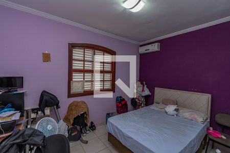 Casa à venda com 449m², 5 quartos e 4 vagas Casa à venda com 449m², 5 quartos e 4 vagasQuarto 2