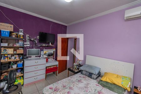 Casa à venda com 449m², 5 quartos e 4 vagas Casa à venda com 449m², 5 quartos e 4 vagasQuarto 1