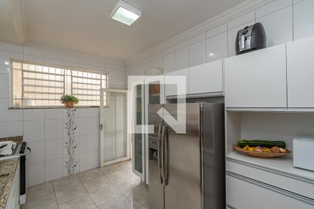 Casa à venda com 449m², 5 quartos e 4 vagas Casa à venda com 449m², 5 quartos e 4 vagasCozinha
