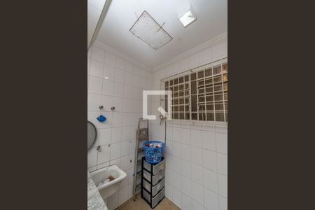 Casa à venda com 449m², 5 quartos e 4 vagas Casa à venda com 449m², 5 quartos e 4 vagasÁrea de Serviço