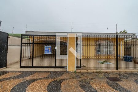 Casa à venda com 449m², 5 quartos e 4 vagas Casa à venda com 449m², 5 quartos e 4 vagasFachada