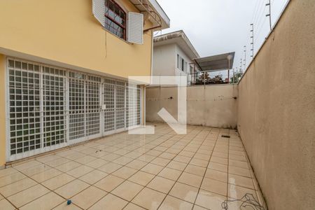 Casa à venda com 449m², 5 quartos e 4 vagas Casa à venda com 449m², 5 quartos e 4 vagasQuintal