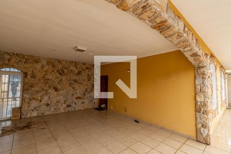 Casa à venda com 449m², 5 quartos e 4 vagas Casa à venda com 449m², 5 quartos e 4 vagasGaragem