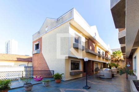 Casa de condomínio à venda com 83m², 3 quartos e 3 vagas Casa de condomínio à venda com 83m², 3 quartos e 3 vagasFachada