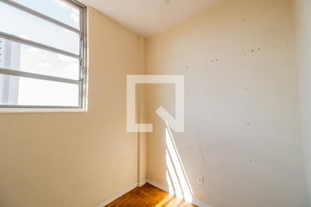 Apartamento à venda com 170m², 3 quartos e 2 vagas Apartamento à venda com 170m², 3 quartos e 2 vagasQuarto de Serviço