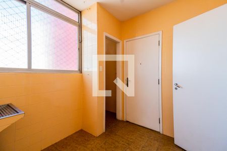 Apartamento à venda com 170m², 3 quartos e 2 vagas Apartamento à venda com 170m², 3 quartos e 2 vagasÁrea de Serviço
