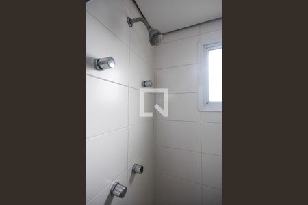 Apartamento à venda com 114m², 3 quartos e 2 vagasChuveiro do banheiro da suíte 1 