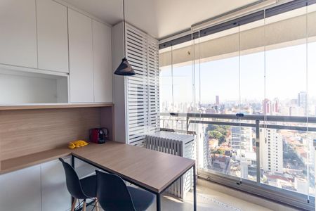 Studio - Varanda de kitnet/studio para alugar com 1 quarto, 30m² em Pinheiros, São Paulo