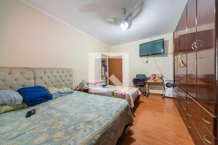 Casa à venda com 470m², 8 quartos e 7 vagas Casa à venda com 470m², 8 quartos e 7 vagasQuarto 2