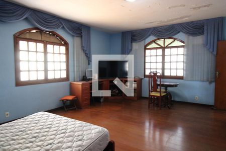 Casa à venda com 332m², 4 quartos e 1 vagaSuíte 3