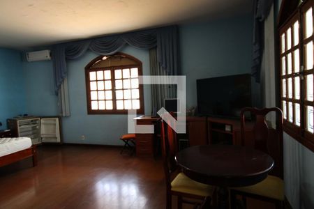 Casa à venda com 332m², 4 quartos e 1 vagaSuíte 3