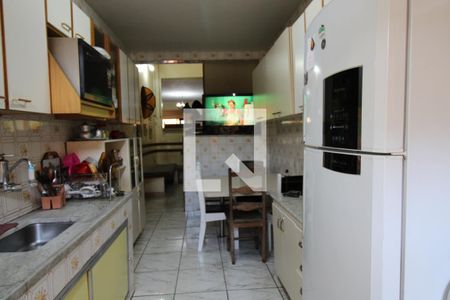 Casa à venda com 332m², 4 quartos e 1 vagaCozinha