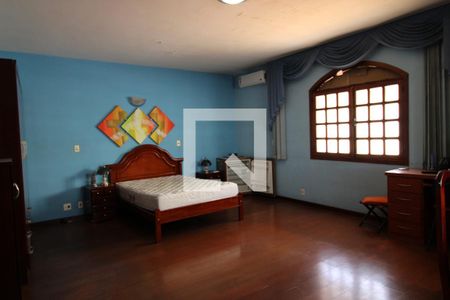 Casa à venda com 332m², 4 quartos e 1 vagaSuíte 3