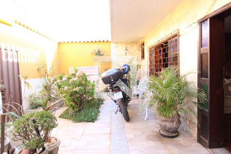 Casa à venda com 332m², 4 quartos e 1 vagaJardim