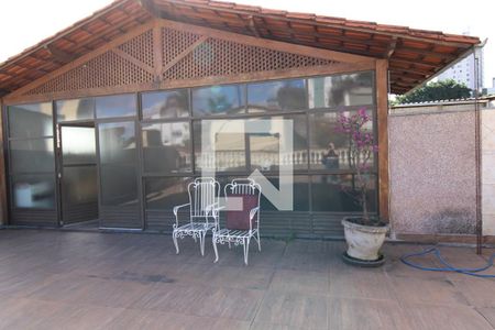 Casa à venda com 332m², 4 quartos e 1 vagaVaranda