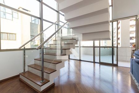 Apartamento à venda com 397m², 4 quartos e 3 vagasEscada