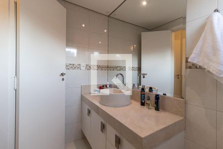 Apartamento à venda com 397m², 4 quartos e 3 vagasBanheiro da Suíte 2