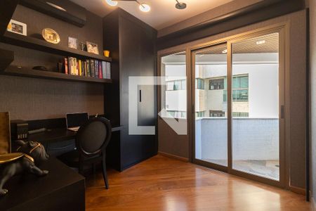 Apartamento à venda com 397m², 4 quartos e 3 vagasEscritório 