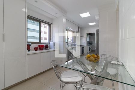 Apartamento à venda com 397m², 4 quartos e 3 vagasCozinha