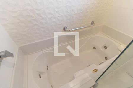 Apartamento à venda com 397m², 4 quartos e 3 vagasBanheiro da Suíte 1