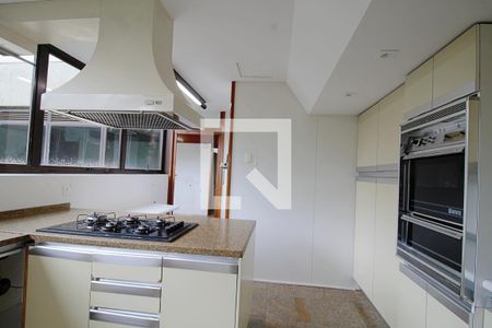 Apartamento para alugar com 550m², 3 quartos e 3 vagas Apartamento para alugar com 550m², 3 quartos e 3 vagasCozinha