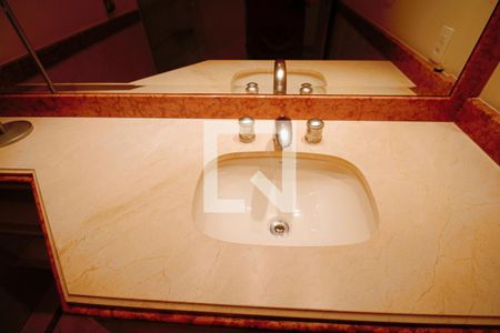 Apartamento para alugar com 550m², 3 quartos e 3 vagas Apartamento para alugar com 550m², 3 quartos e 3 vagasBanheiro da Suíte 2