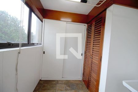 Apartamento para alugar com 550m², 3 quartos e 3 vagas Apartamento para alugar com 550m², 3 quartos e 3 vagasÁrea de Serviço