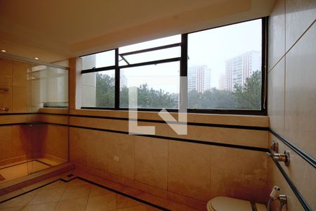 Apartamento para alugar com 550m², 3 quartos e 3 vagas Apartamento para alugar com 550m², 3 quartos e 3 vagasBanheiro da Suíte 1