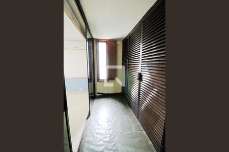 Apartamento para alugar com 550m², 3 quartos e 3 vagas Apartamento para alugar com 550m², 3 quartos e 3 vagasVaranda da suite