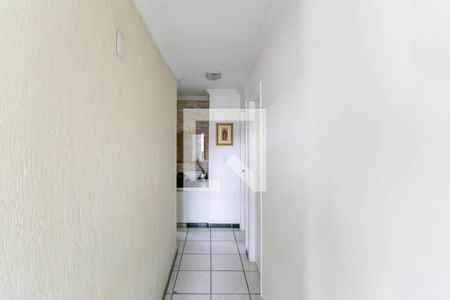 Casa à venda com 270m², 9 quartos e 3 vagas Casa à venda com 270m², 9 quartos e 3 vagasCorredor