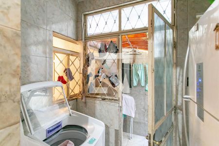 Casa à venda com 270m², 9 quartos e 3 vagas Casa à venda com 270m², 9 quartos e 3 vagasÁrea de Serviço