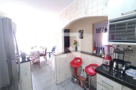 Casa à venda com 250m², 3 quartos e 2 vagas Casa à venda com 250m², 3 quartos e 2 vagasCozinha