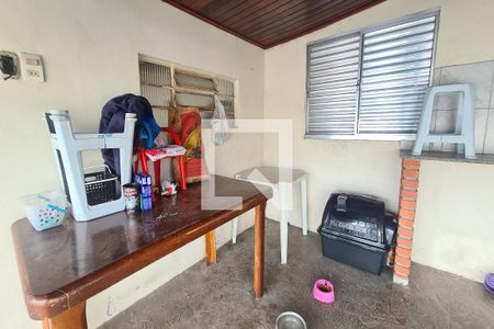 Casa à venda com 250m², 3 quartos e 2 vagas Casa à venda com 250m², 3 quartos e 2 vagasTerraço