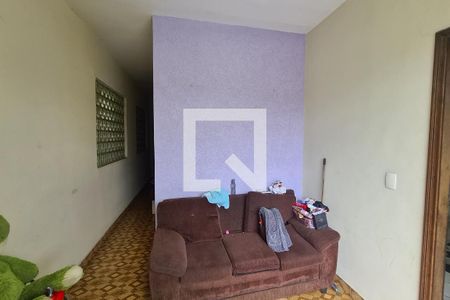 Casa à venda com 250m², 3 quartos e 2 vagas Casa à venda com 250m², 3 quartos e 2 vagasVaranda