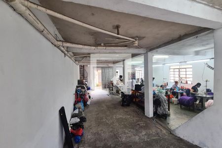 Casa à venda com 250m², 3 quartos e 2 vagas Casa à venda com 250m², 3 quartos e 2 vagasgalpão