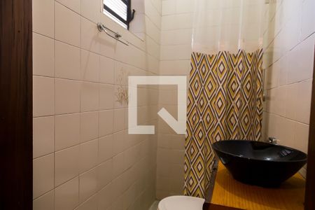 Casa à venda com 150m², 3 quartos e 1 vaga Casa à venda com 150m², 3 quartos e 1 vagaBanheiro da Edícula