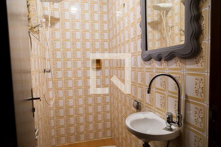 Casa à venda com 150m², 3 quartos e 1 vaga Casa à venda com 150m², 3 quartos e 1 vagaBanheiro de Serviço