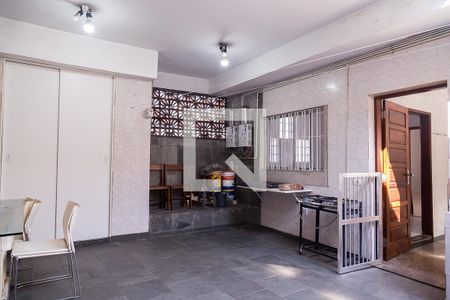 Casa à venda com 150m², 3 quartos e 1 vaga Casa à venda com 150m², 3 quartos e 1 vagaQuintal e Churrasqueira