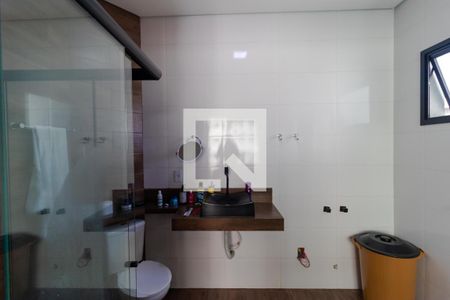 Casa à venda com 200m², 3 quartos e 2 vagasBanheiro da Suíte 03 